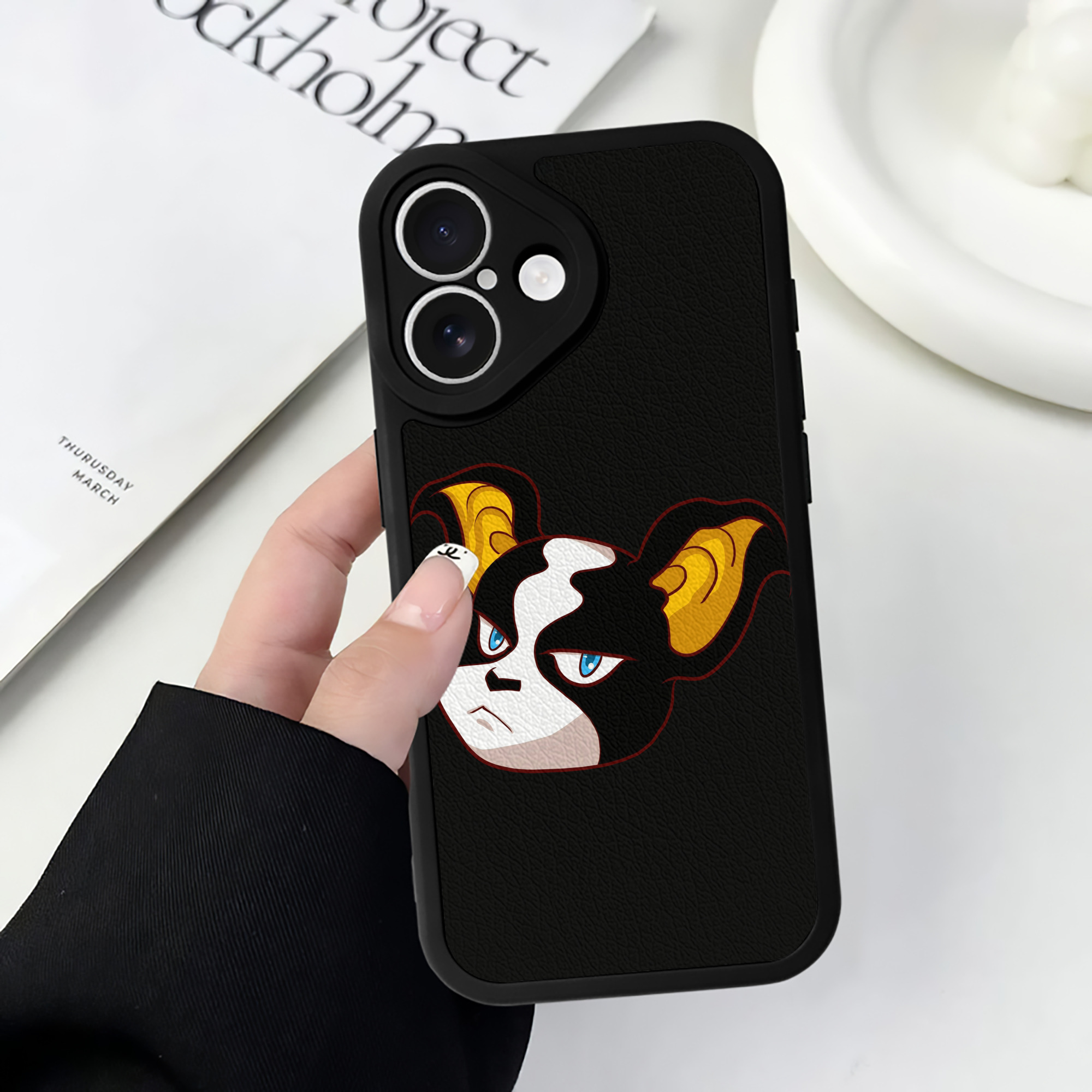 （画像用） ジョジョの奇妙な冒険 イギー JoJo's Bizarre Adventure Iggy 【iPhone 16シリーズ対応】シリコンスマホケース（レザー調） 材質：シリコン